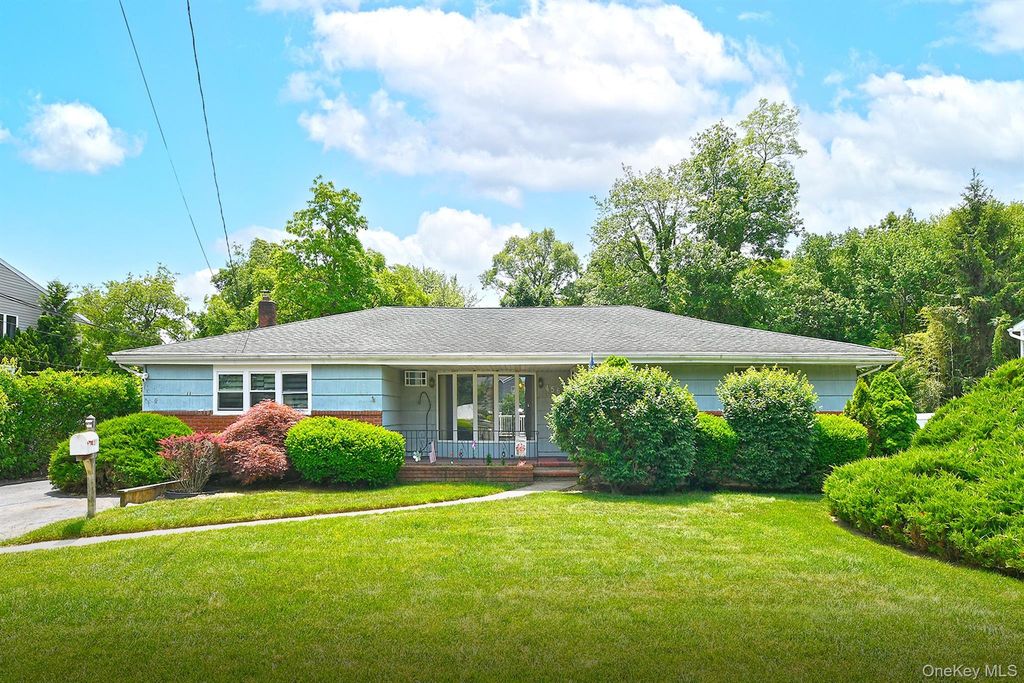 456 Old Farmingdale Road, West Babylon, NY 11704