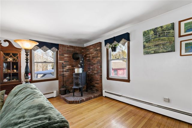 33 Detroit Avenue, Warren, RI 02885