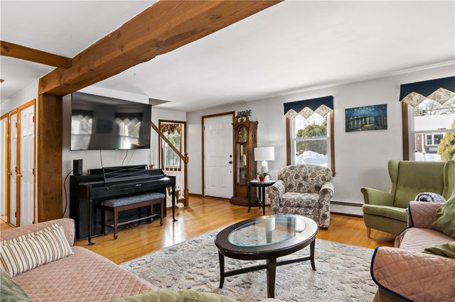 33 Detroit Avenue, Warren, RI 02885