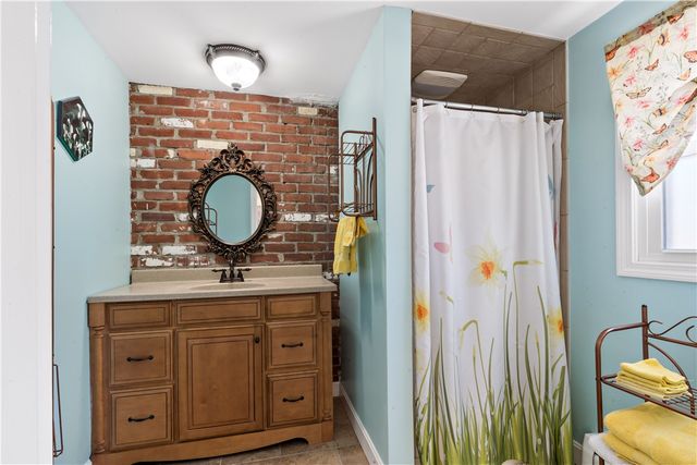 33 Detroit Avenue, Warren, RI 02885