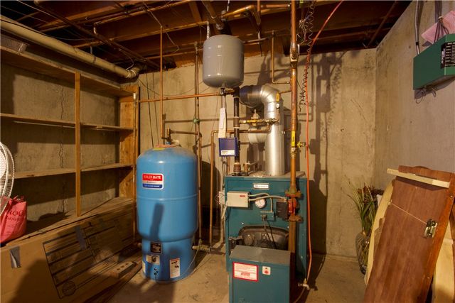 33 Detroit Avenue, Warren, RI 02885