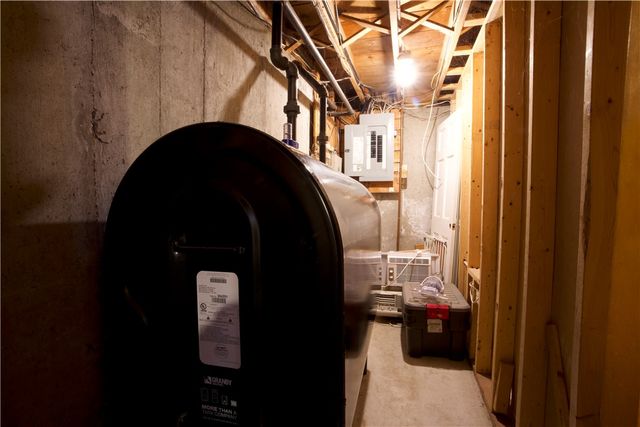 33 Detroit Avenue, Warren, RI 02885