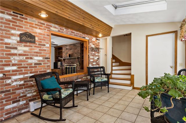 33 Detroit Avenue, Warren, RI 02885