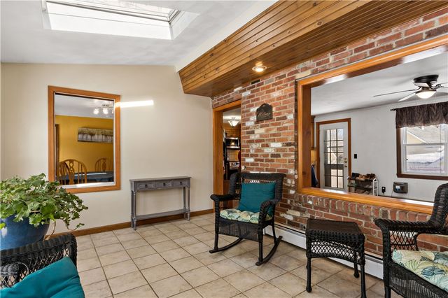 33 Detroit Avenue, Warren, RI 02885