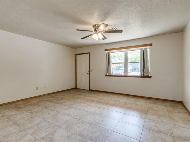 16 Sue Lane, Mcloud, OK 74851