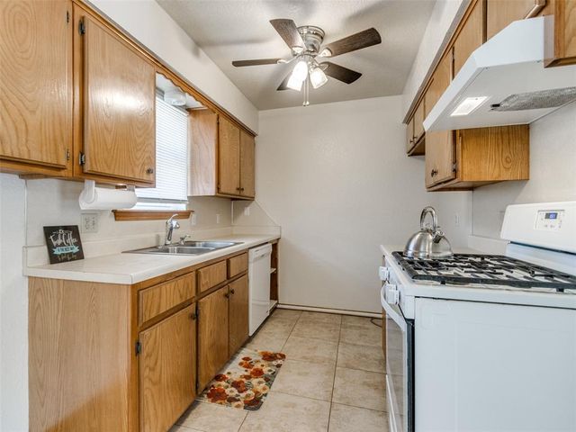 16 Sue Lane, Mcloud, OK 74851