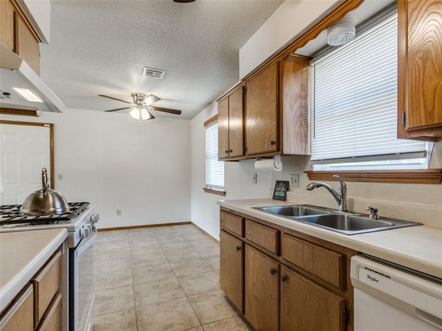 16 Sue Lane, Mcloud, OK 74851