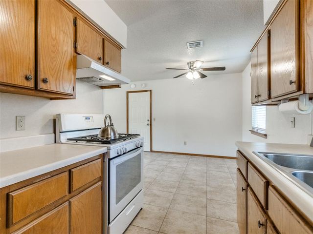 16 Sue Lane, Mcloud, OK 74851