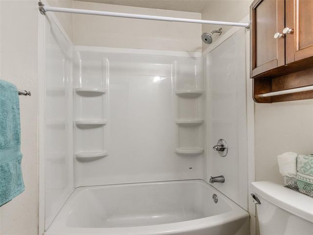 16 Sue Lane, Mcloud, OK 74851