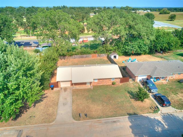 16 Sue Lane, Mcloud, OK 74851