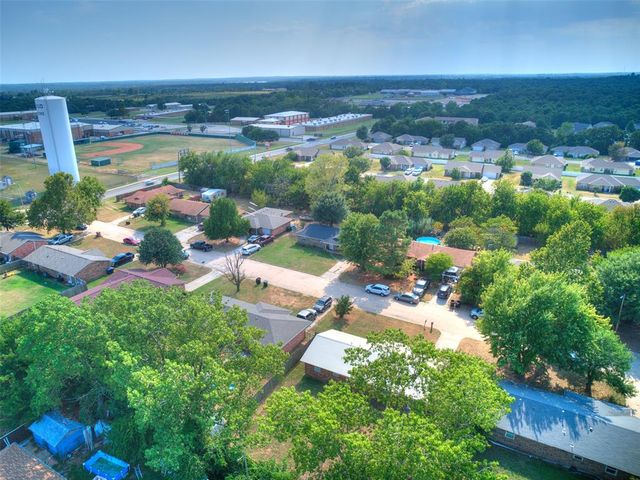 16 Sue Lane, Mcloud, OK 74851