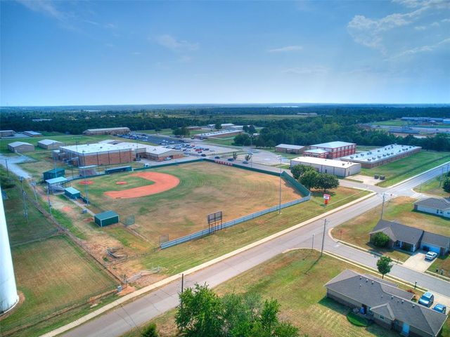 16 Sue Lane, Mcloud, OK 74851