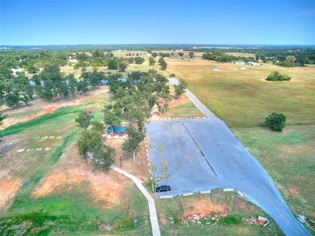 16 Sue Lane, Mcloud, OK 74851