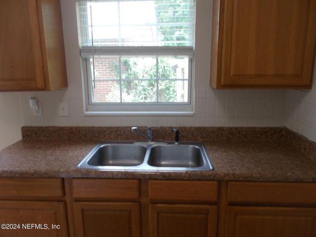 5730 CRUZ Road, Jacksonville, FL 32207