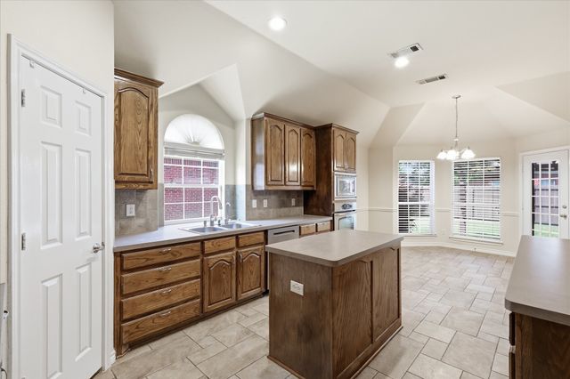 1021 Hyannis Street, Plano, TX 75094