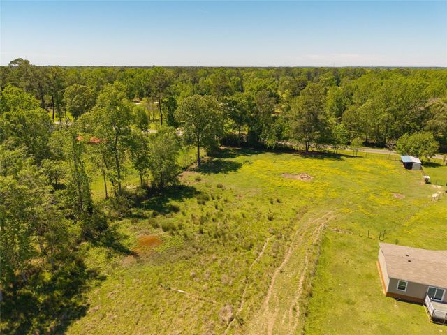 1013 County Road 2050, Hull, TX 77564