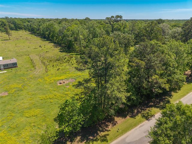 1013 County Road 2050, Hull, TX 77564