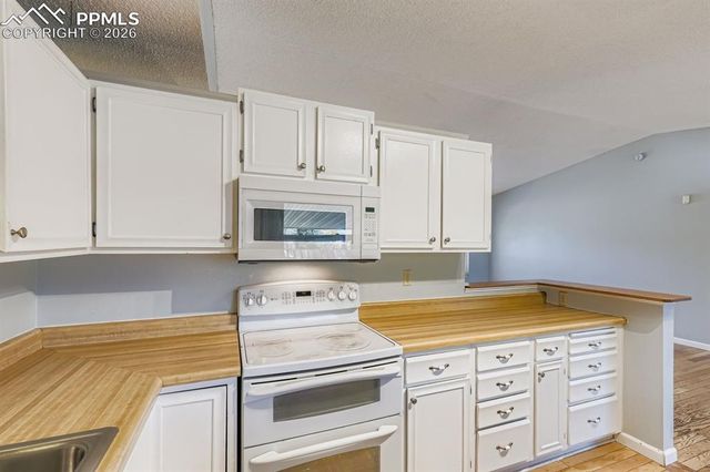 6040 Eagles Nest Court, Colorado Springs, CO 80918