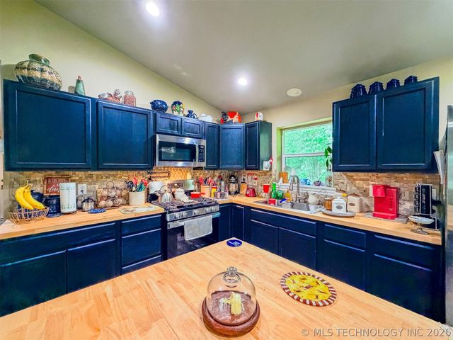 96486 S 4450 Road, Gore, OK 74435