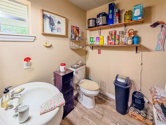 96486 S 4450 Road, Gore, OK 74435