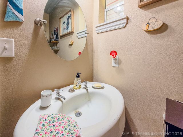 96486 S 4450 Road, Gore, OK 74435