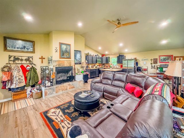 96486 S 4450 Road, Gore, OK 74435