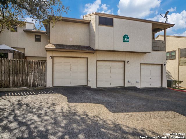 14122 Churchill Estates Blvd Apt 1302, San Antonio, TX 78248