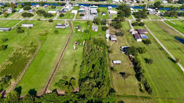 5243 Bayouside Dr, Chauvin, LA 70344