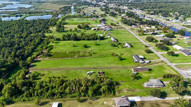 5243 Bayouside Dr, Chauvin, LA 70344