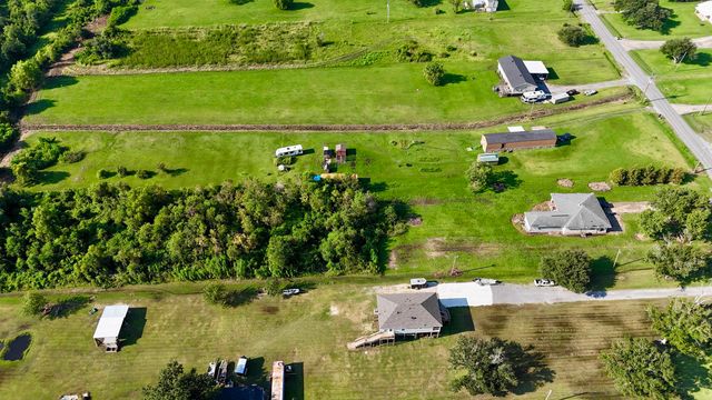 5243 Bayouside Dr, Chauvin, LA 70344