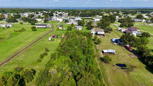 5243 Bayouside Dr, Chauvin, LA 70344