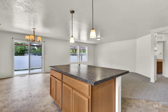 3709 S High Springs St, Nampa, ID 83686