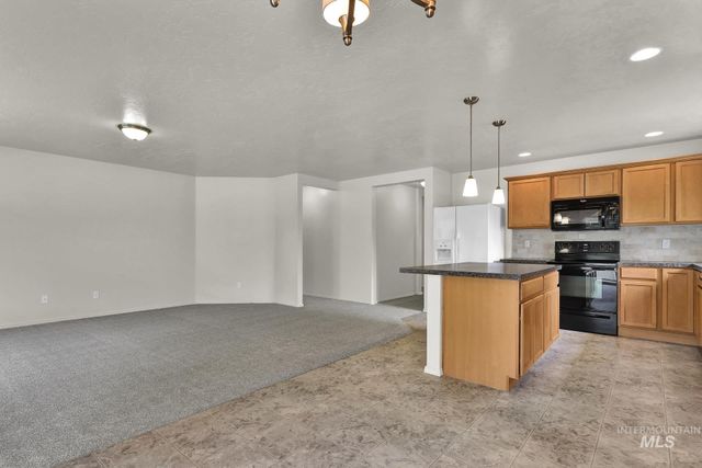 3709 S High Springs St, Nampa, ID 83686