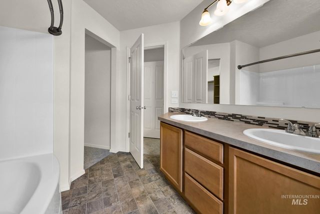 3709 S High Springs St, Nampa, ID 83686