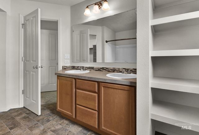 3709 S High Springs St, Nampa, ID 83686
