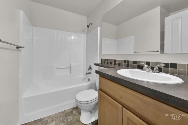3709 S High Springs St, Nampa, ID 83686