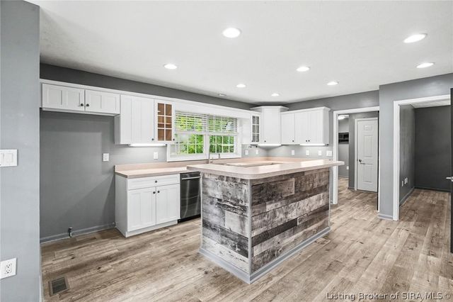 8104 Hidden River Trace, Charlestown, IN 47111