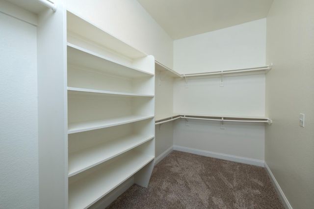 2825 E Quincy Avenue, Fresno, CA 93720