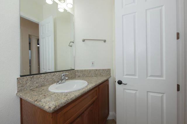 2825 E Quincy Avenue, Fresno, CA 93720