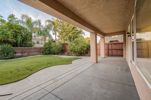 2825 E Quincy Avenue, Fresno, CA 93720