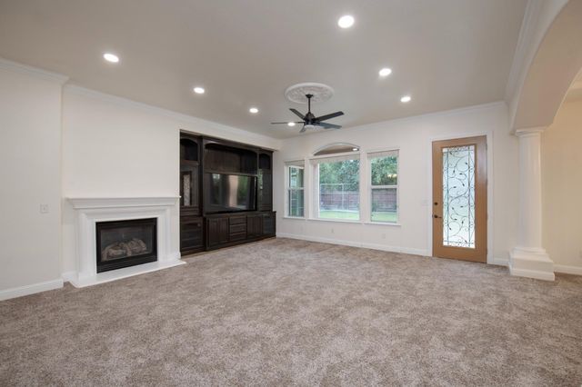 2825 E Quincy Avenue, Fresno, CA 93720