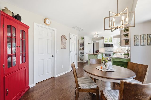 1502 Huntcrest Drive, Cincinnati, OH 45255