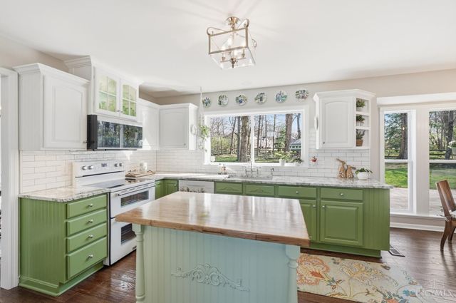 1502 Huntcrest Drive, Cincinnati, OH 45255