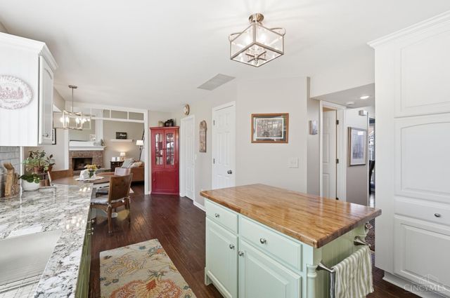 1502 Huntcrest Drive, Cincinnati, OH 45255