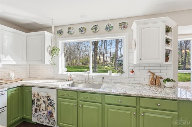 1502 Huntcrest Drive, Cincinnati, OH 45255