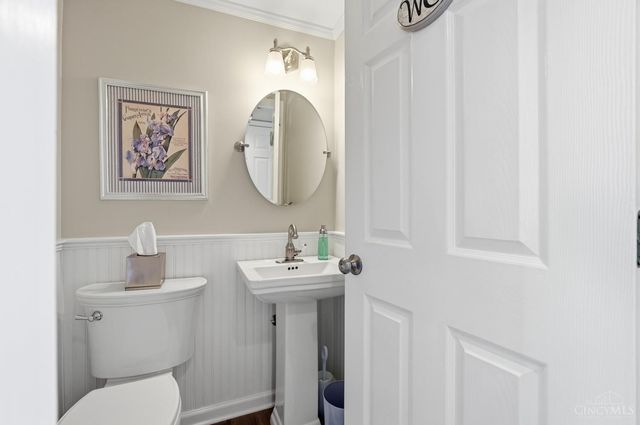 1502 Huntcrest Drive, Cincinnati, OH 45255