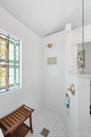 1502 Huntcrest Drive, Cincinnati, OH 45255