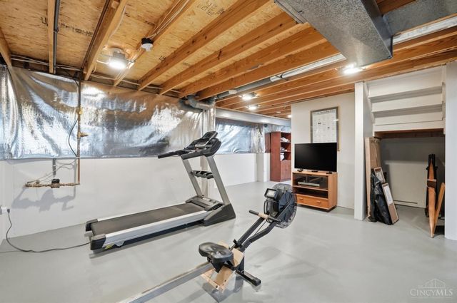 1502 Huntcrest Drive, Cincinnati, OH 45255