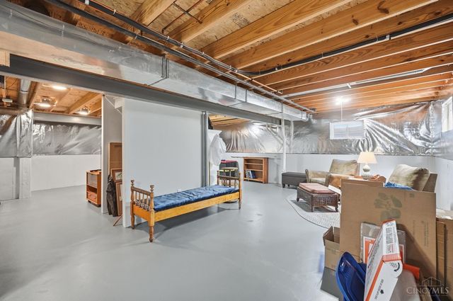 1502 Huntcrest Drive, Cincinnati, OH 45255