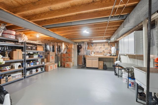 1502 Huntcrest Drive, Cincinnati, OH 45255